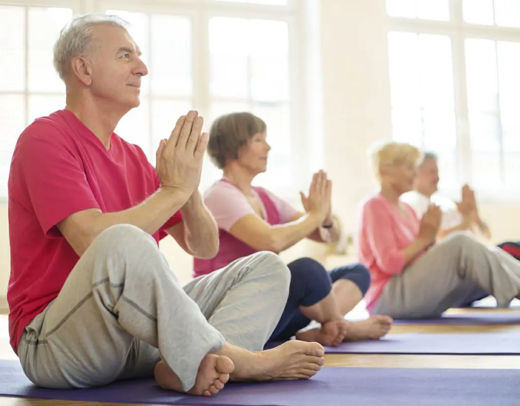 Vantagens da yoga para os idosos - Carpe Diem Academia